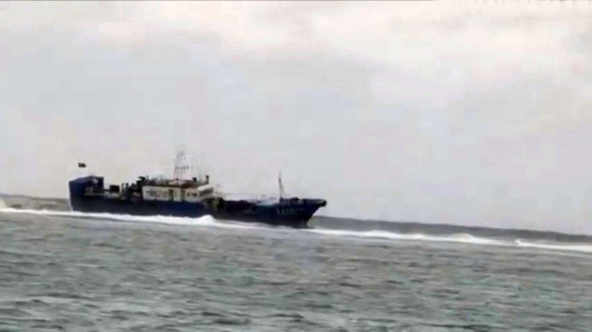 Video: U Mauricia uvázla čínská loď, převáží 130 tun nafty